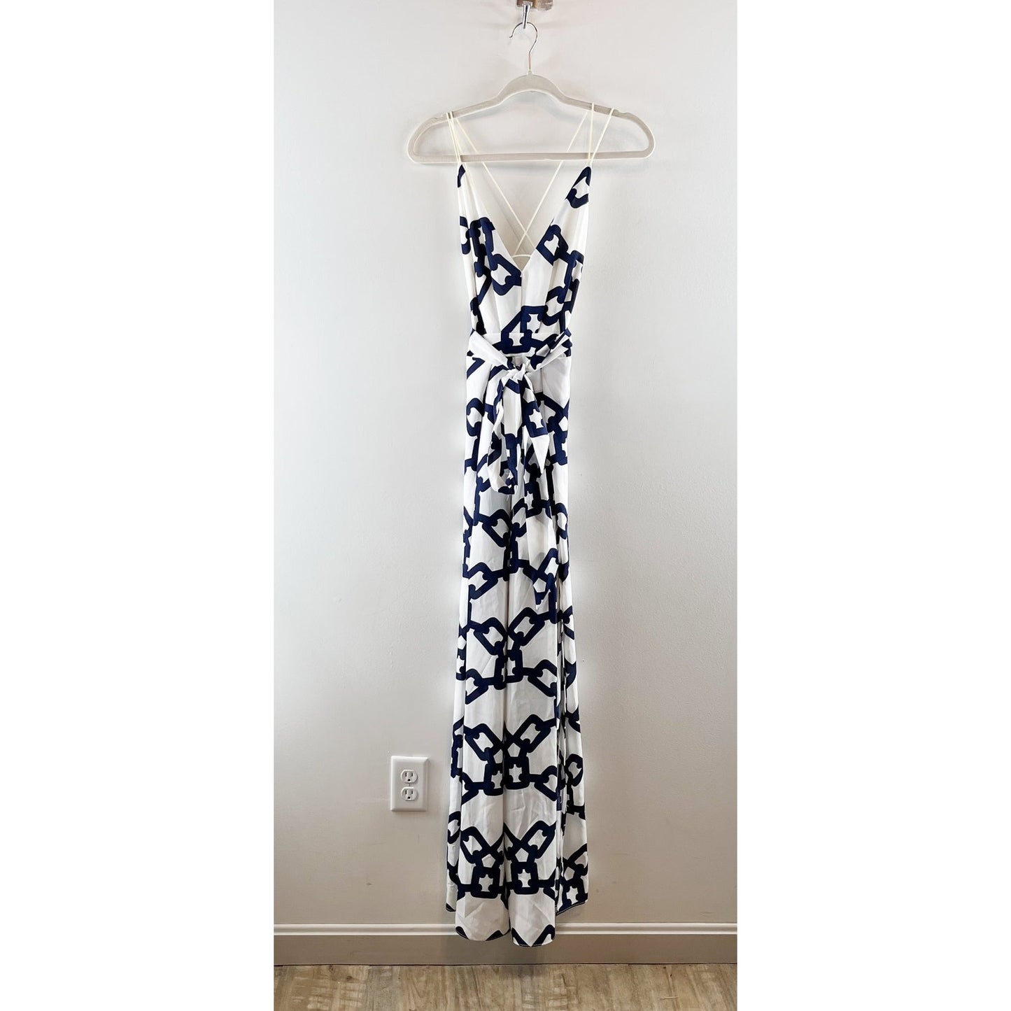 Luxxel Printed V Neck Strappy Back Belted Wide Leg with Slit Jumpsuit White Med