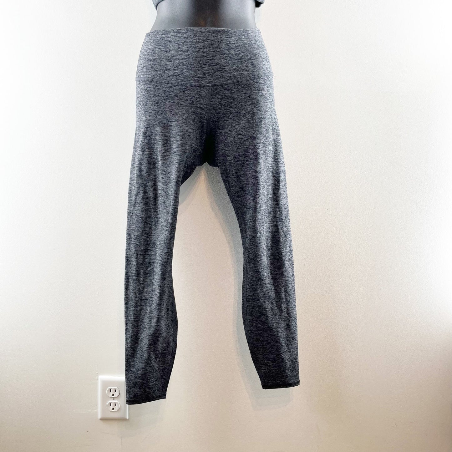 ALO Alosoft Lavish Sports Bra and Highlight 7/8 Leggings Set Dark Heather Gray