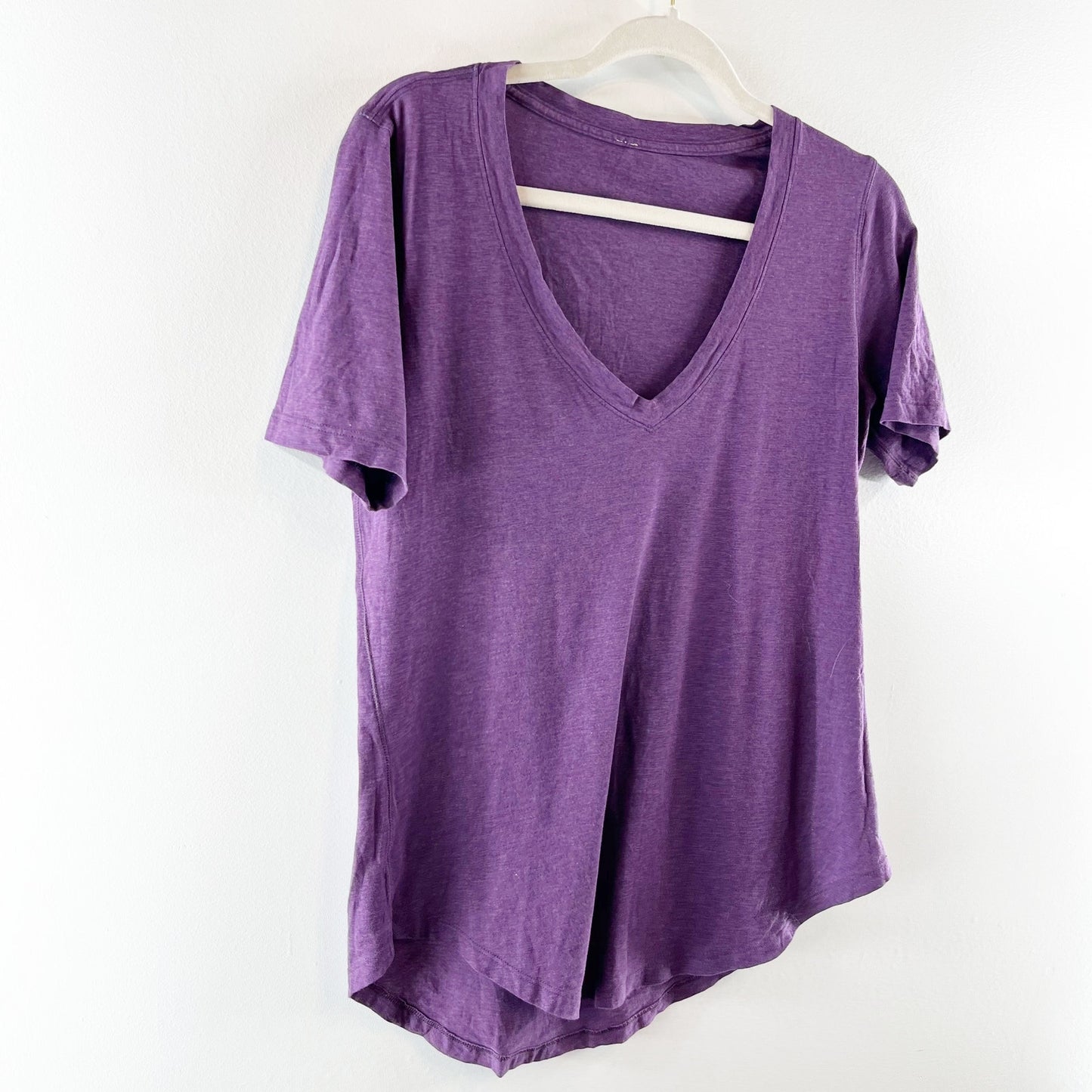 Lululemon Athletica Love Short Sleeve V-Neck Training Tee Purple Medium