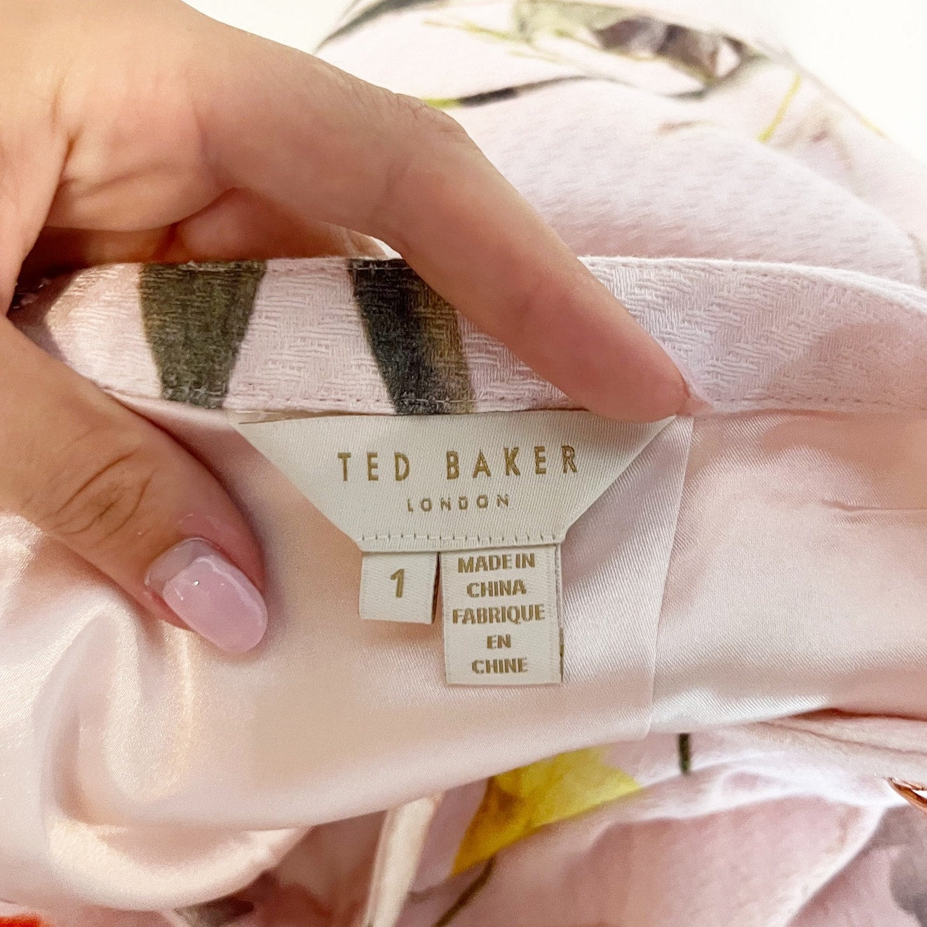 Ted Baker Sabele Botanical Bloom Mid Rise Floral Shorts Pink Small