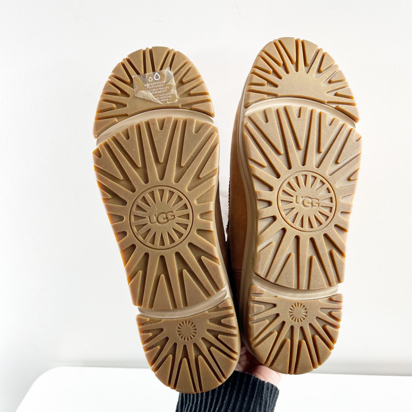 UGG Classic Winter Hiker Hi Boots Chestnut Brown 9.5