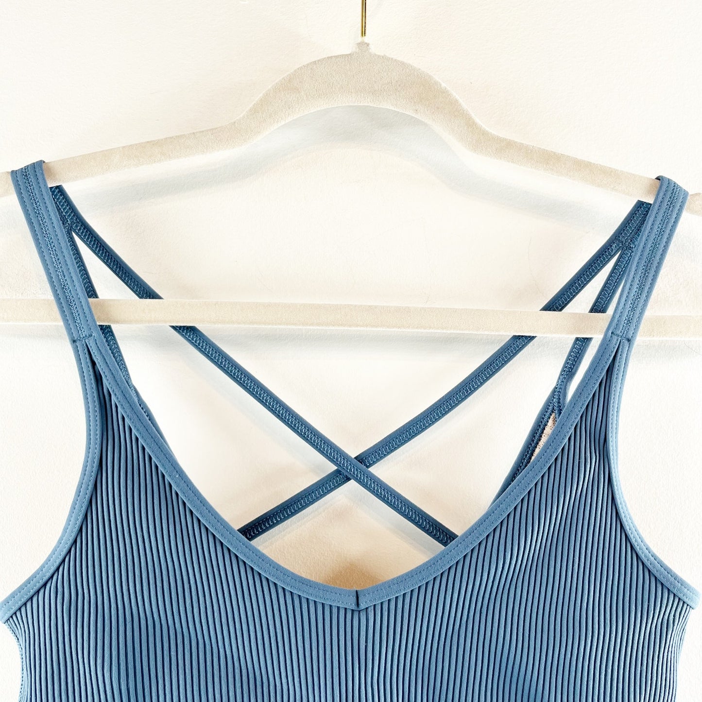 Vuori Rib Cropped Tank Top Built in Shelf Bra Strappy Back Pool Blue Small