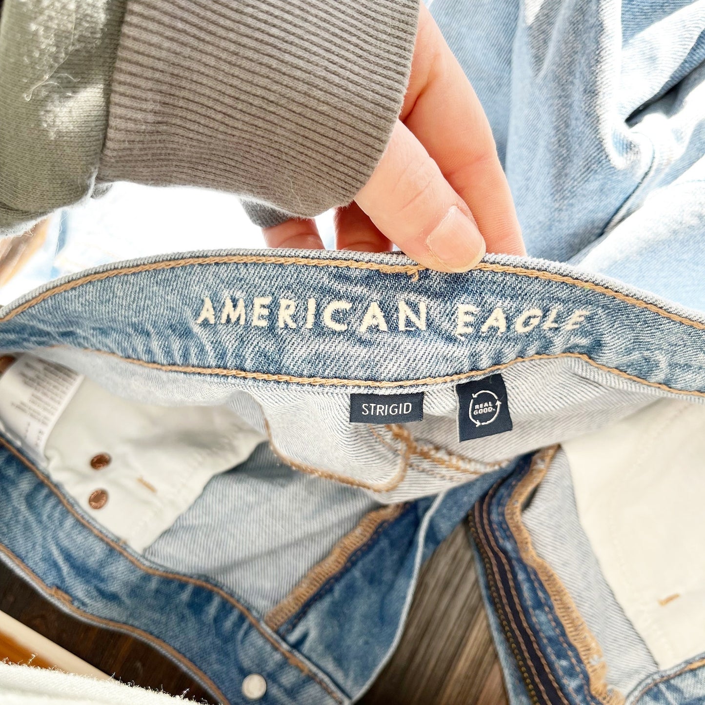 American Eagle High Rise Relaxed Jean Denim Light Wash Shorts Blue 8