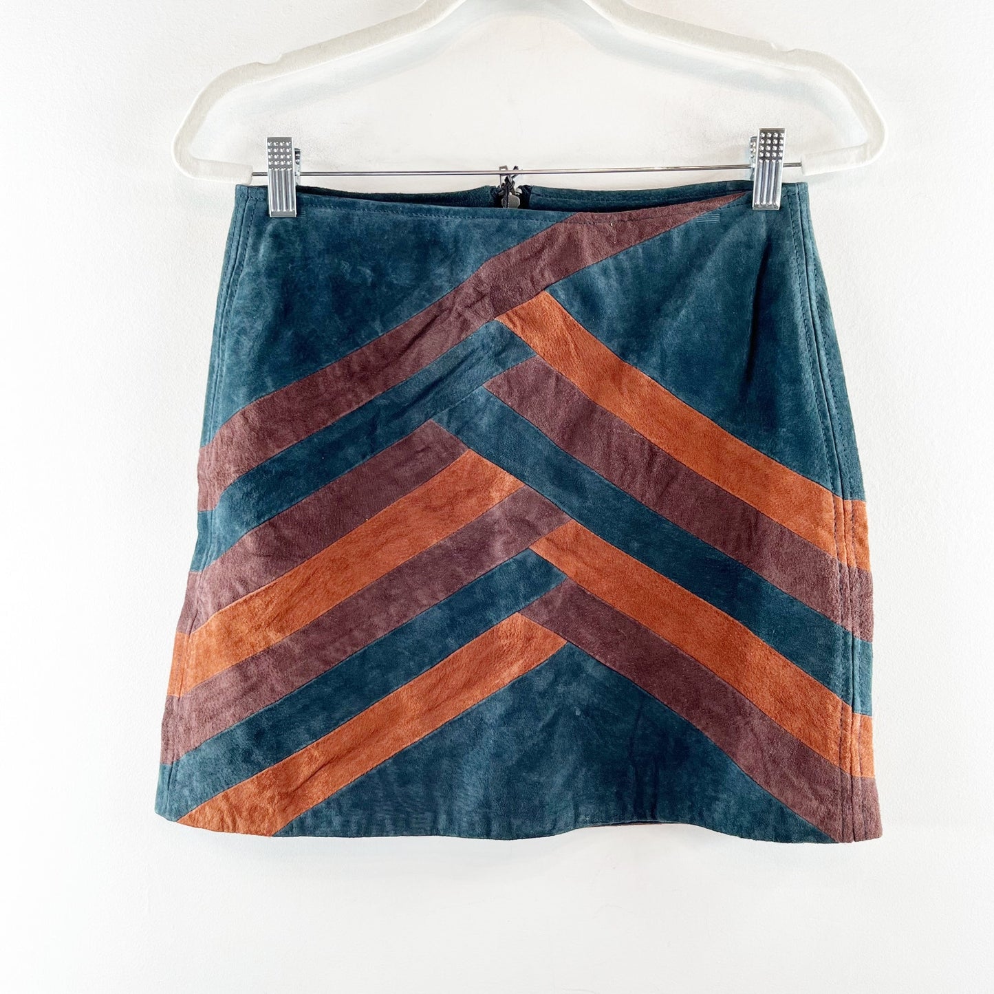 Blank NYC Chevron Patchwork Suede Leather Mini Skirt Navy Blue Orange 27