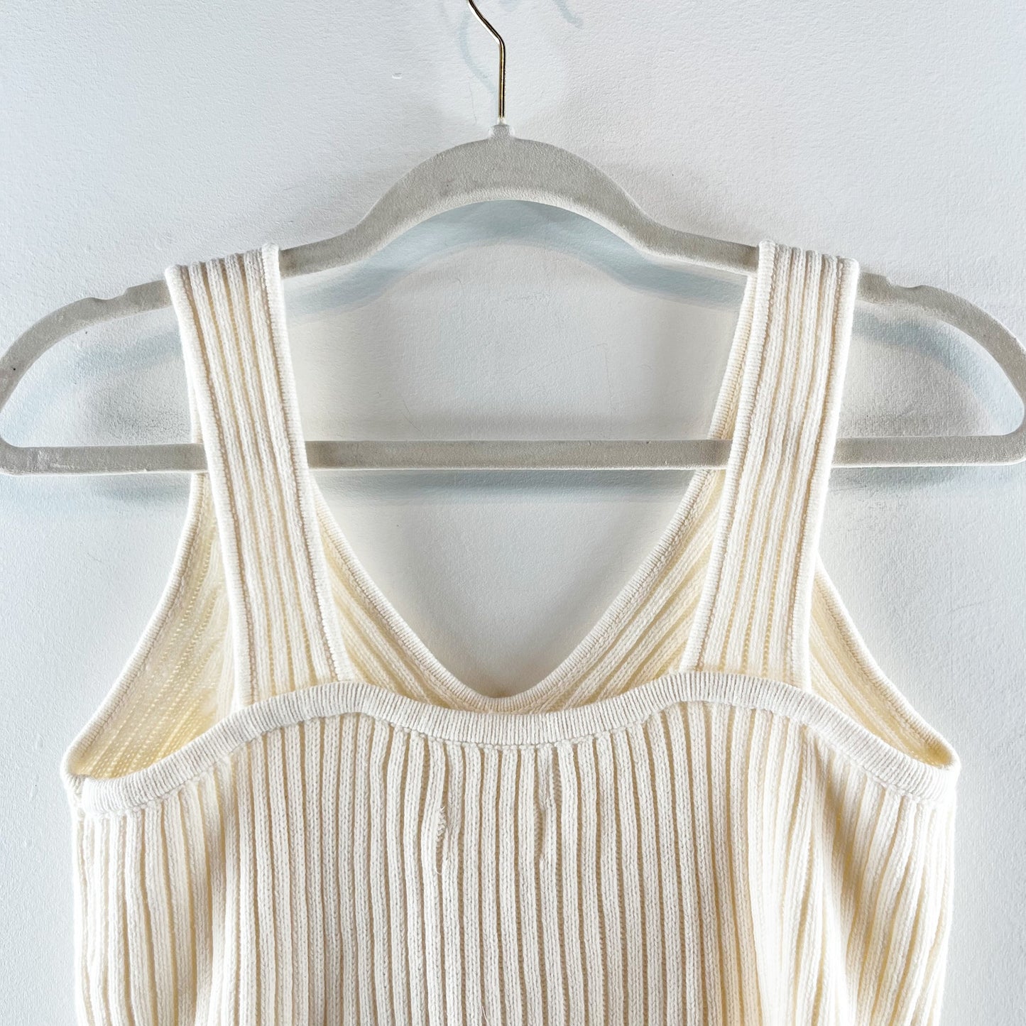 Blu Pepper This Dream Cozy Life Sleeveless V-Neck Ribbed Tank Top Cream Large