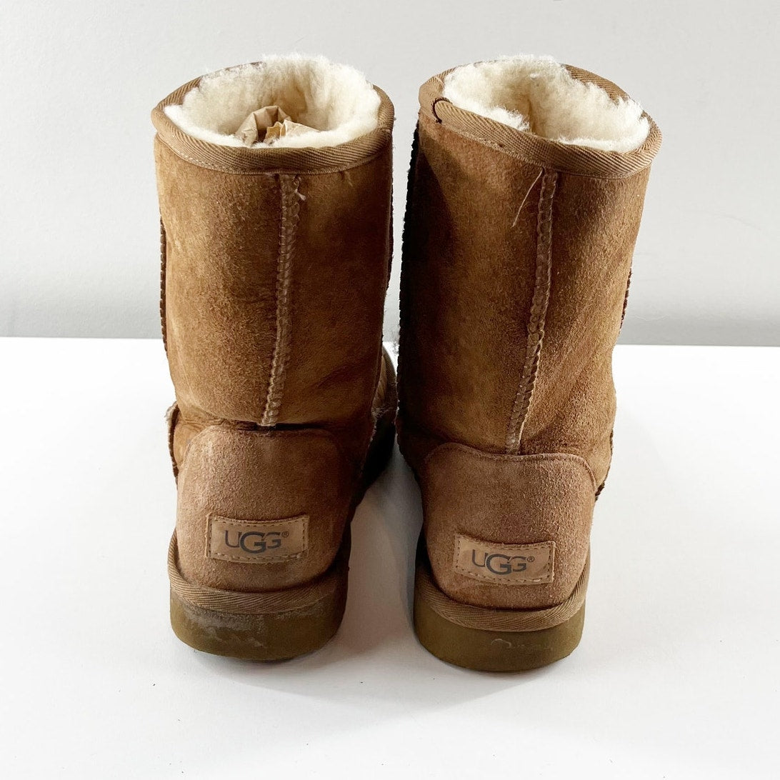 UGG Classic Short II Sheepskin Ankle Snow Boots Booties Chestnut Brown 7