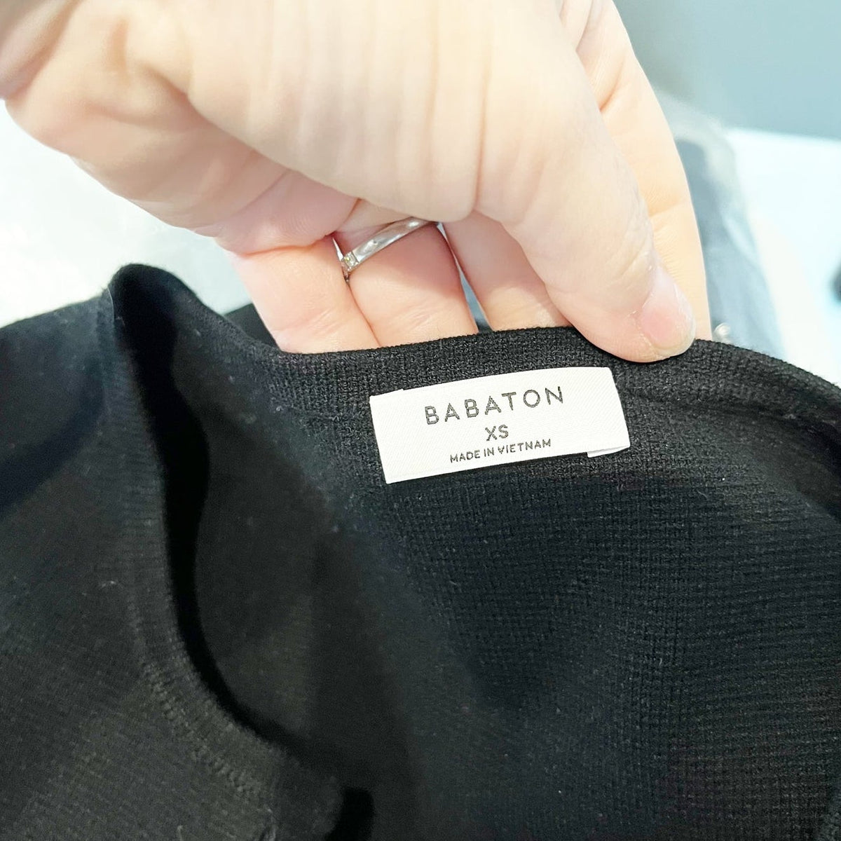 Babaton by Aritzia Notable Wonder Yarn Cropped Cardigan Sweater Black XS