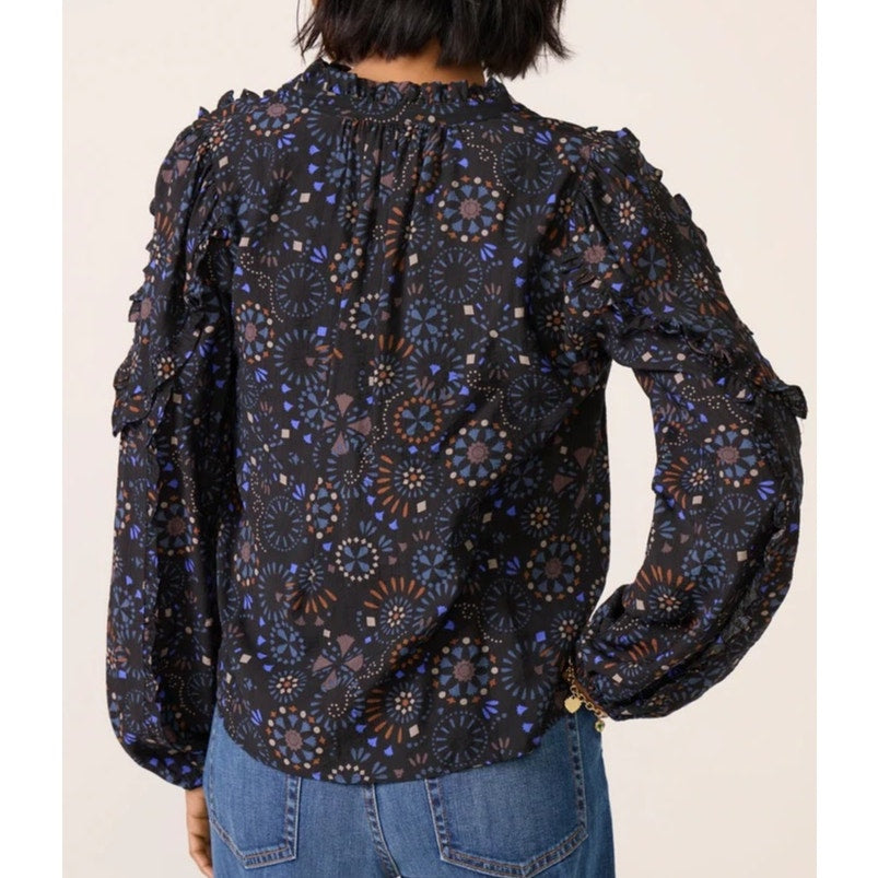 Evereve Dana Long Sleeve Ruffle Printed Blouse Black Small