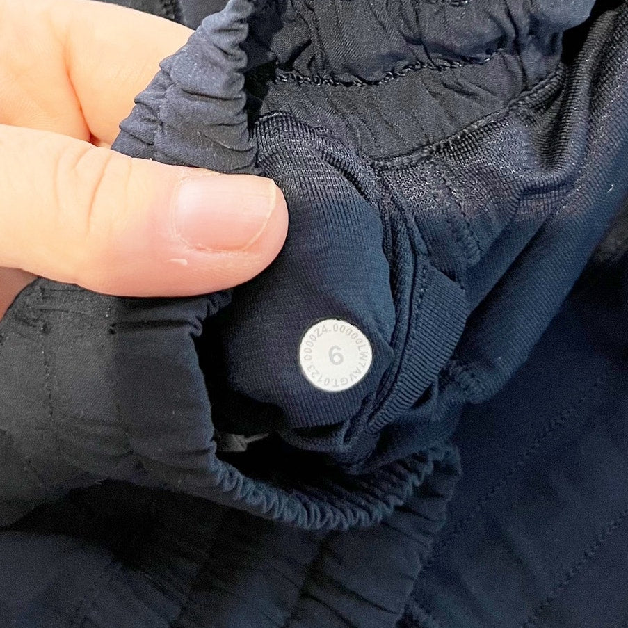 Lululemon Hotty Hot Running Shorts II Long 4" True Navy Blue 6