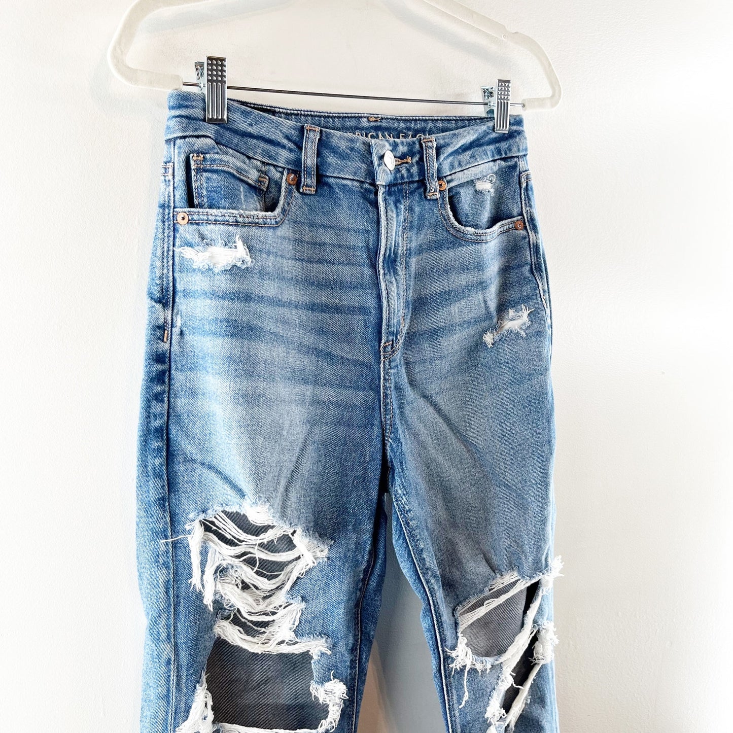American Eagle Curvy High Rise Mom Distressed Stretch Jeans Blue 6 Petite