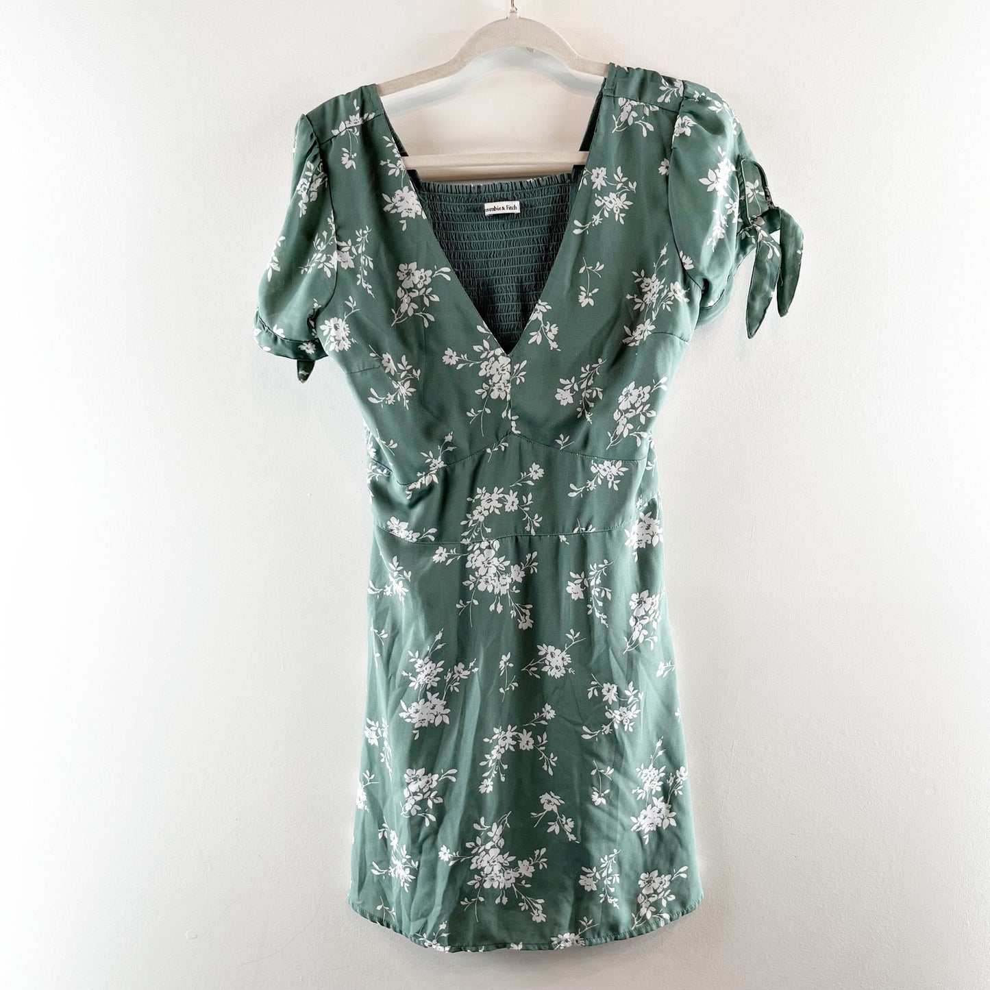 Abercrombie Short Sleeve V Neck Floral Mini Dress Green Medium