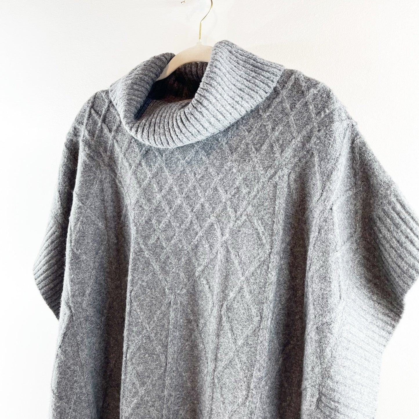 LOFT Turtleneck Cable Knit Short Sleeve Poncho Sweater Gray XS / S