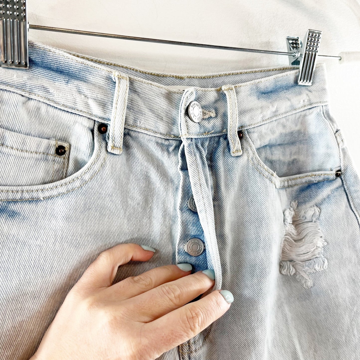 PacSun Light Wash Ultra High Waisted Vintage Denim Shorts Medium Indigo Blue 24