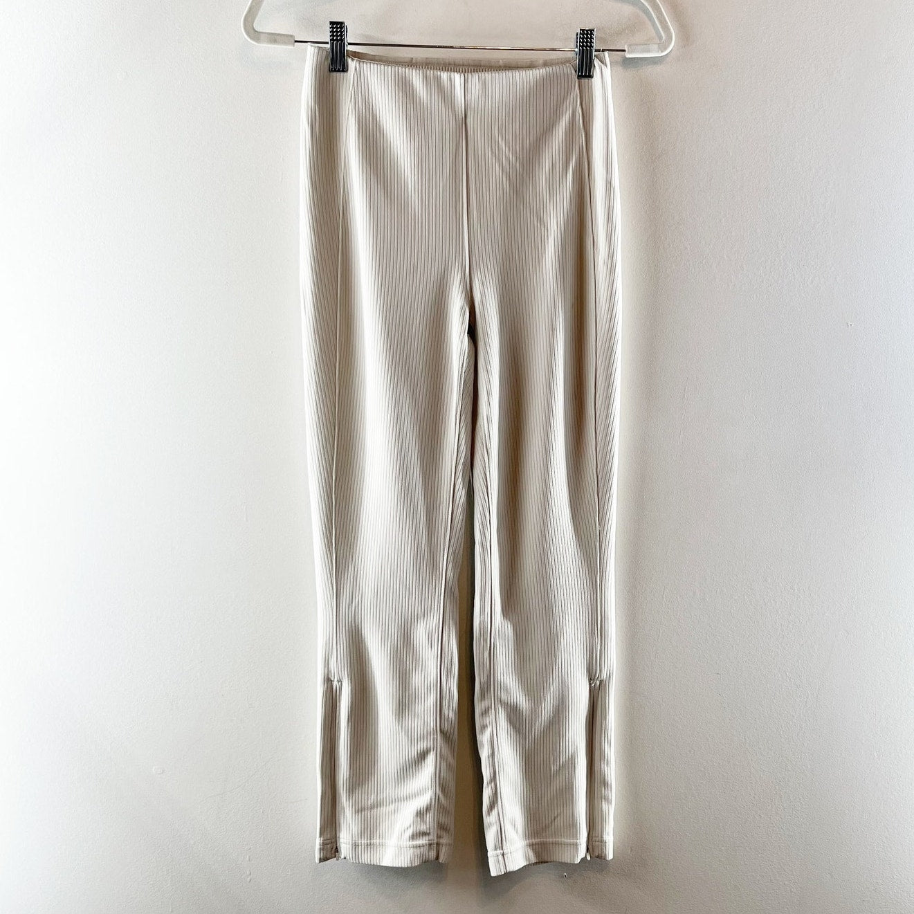 Lululemon Ribbed Softstreme Zip-Leg High-Rise Cropped Pants 25" Bone Cream 4