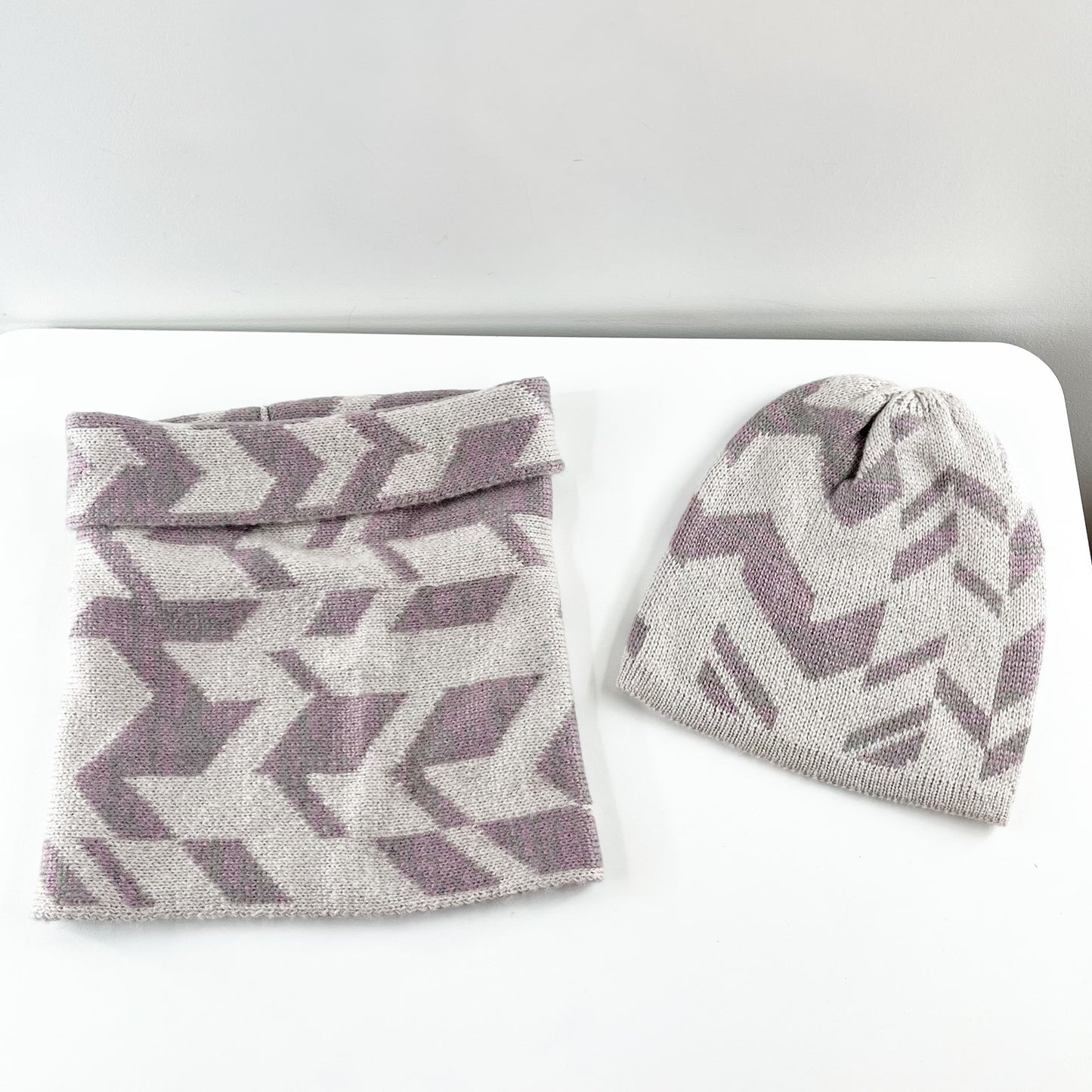 Verloop Herringbone Long Snood and Beanie Matching Set Gray Purple NWT