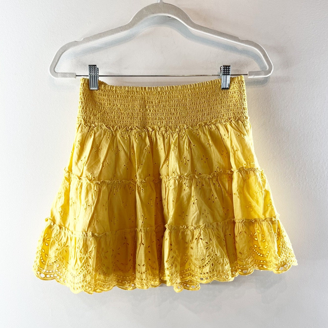 American Eagle Outfitters High Rise Solid Eyelet Tiered Mini Skirt Yellow Small