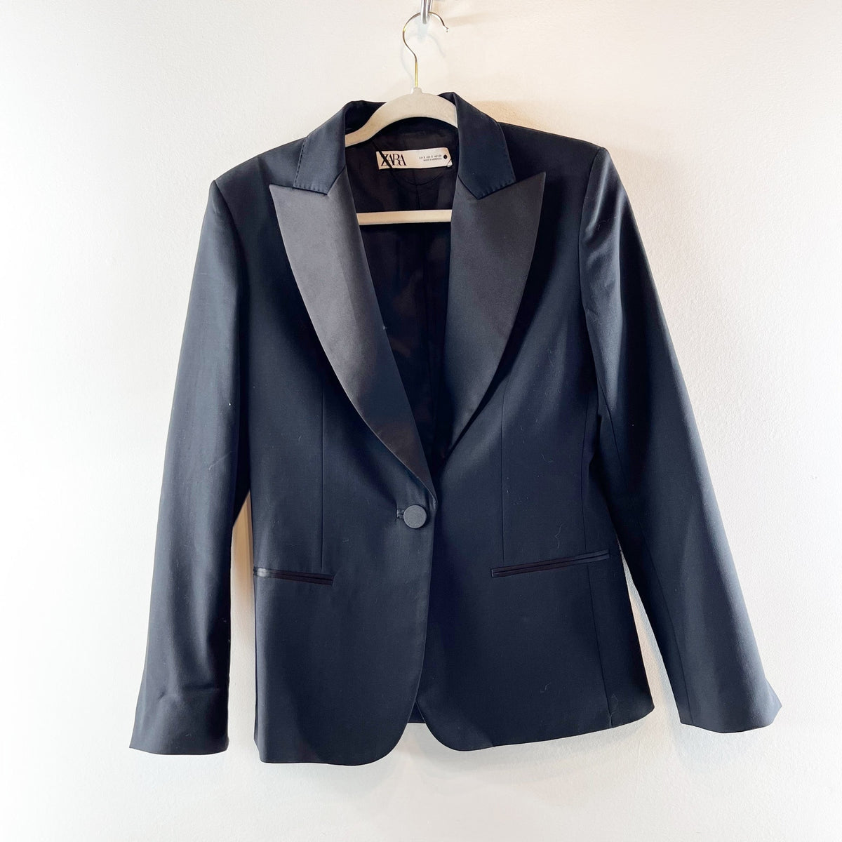Zara Satin Lapel Long Sleeve Single Breasted Tuxedo Blazer Black Small