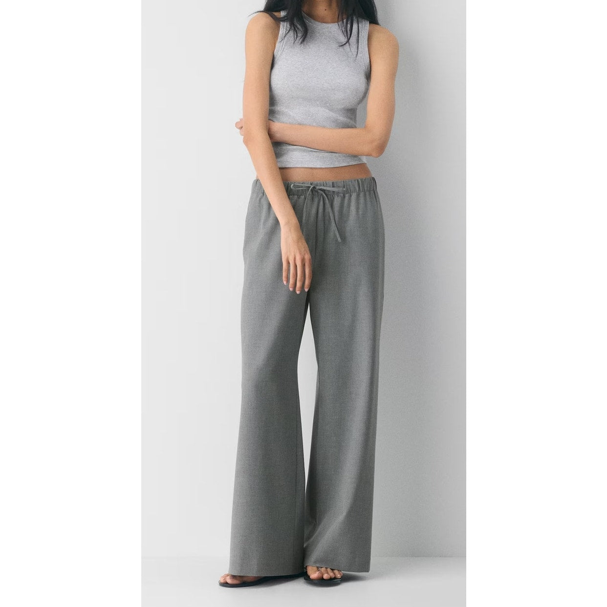 Aritzia The Lodge Wide Leg Lightweight Pull On Trouser Pants Dark Grey Small