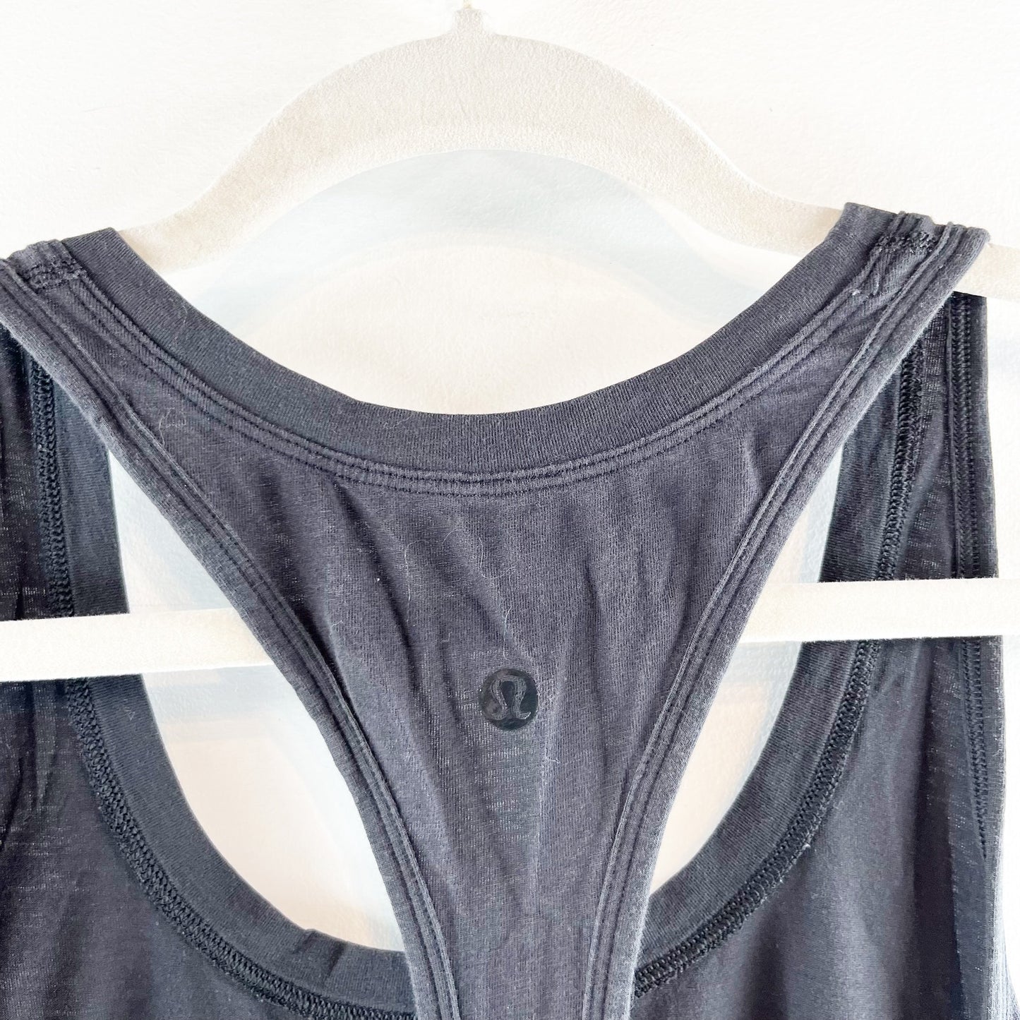 Lululemon Yogi Scoopneck Pocket Racerback Curved Hem Tank Top Black Small