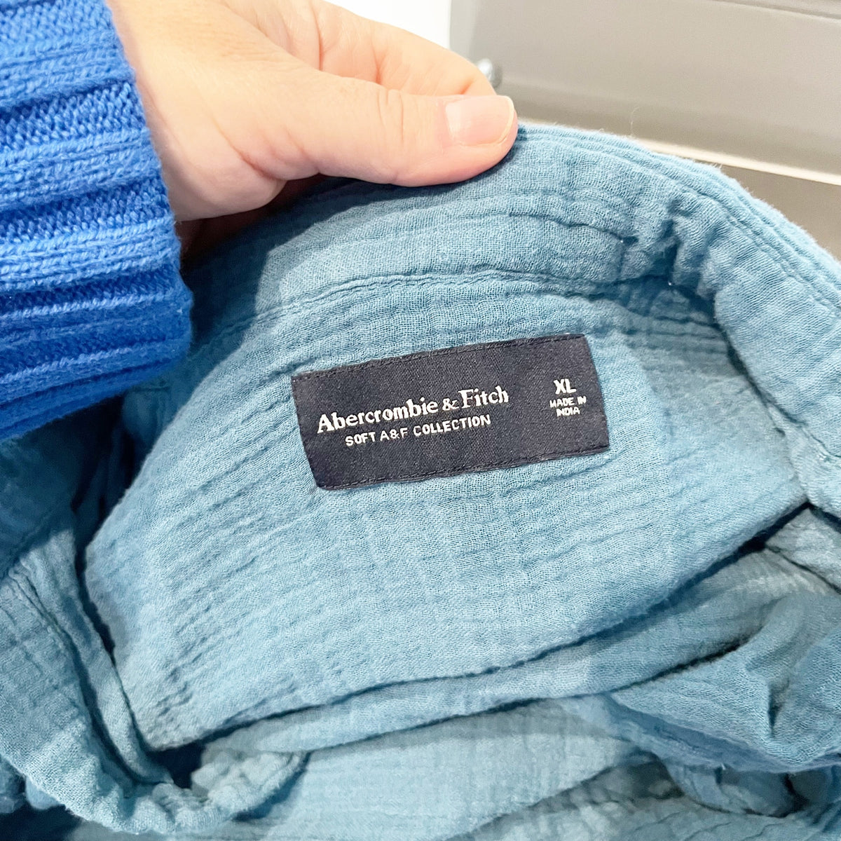 Abercrombie & Fitch Soft A&F Long Sleeve Button-Up Gauzy Shirt Top Blue XL