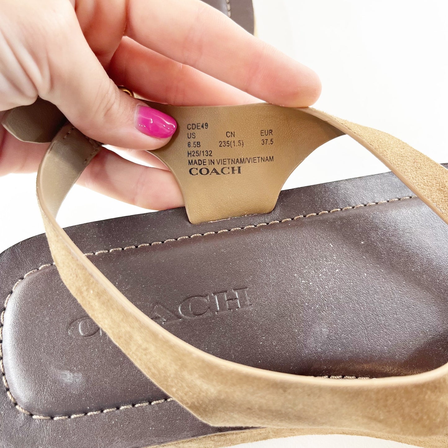 Coach Sculpted C Platform Suede Thong Sandals Coconut Tan Brown 6.5