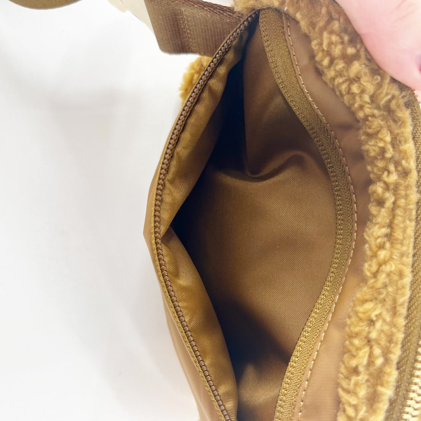 Lululemon Everywhere Belt Bag Fleece Sherpa Brown Caramel