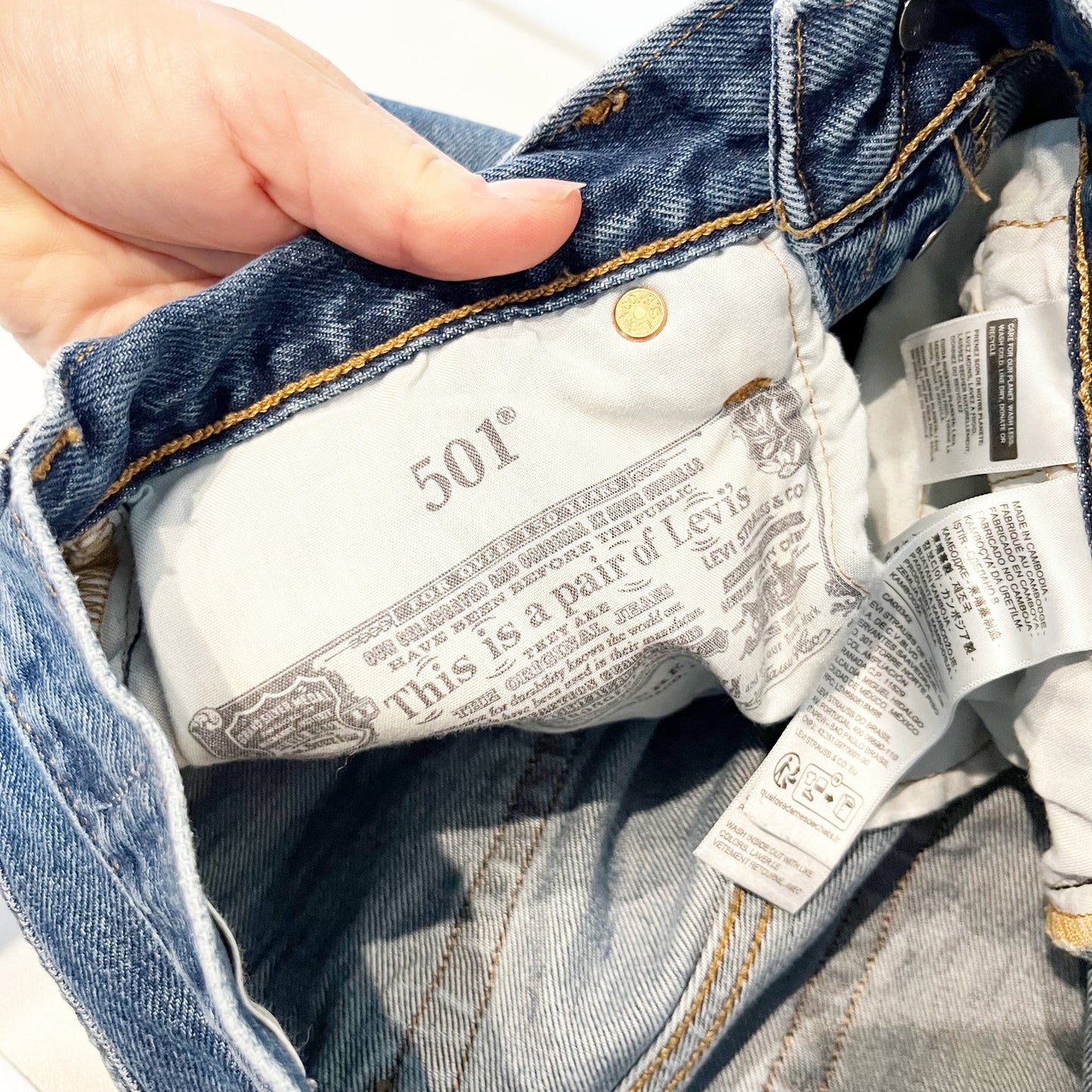 Levi's Original 501 100% Cotton Mid Rise Button Fly Denim Straight Jeans Blue 25