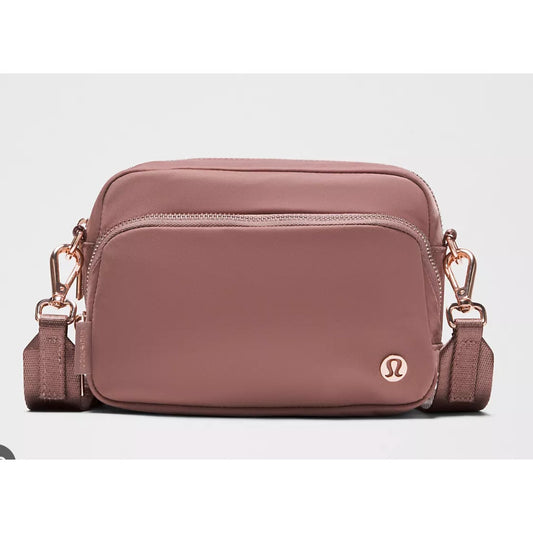 Lululemon Everywhere Crossbody Bag Purse 2L Dusty Rose Pink