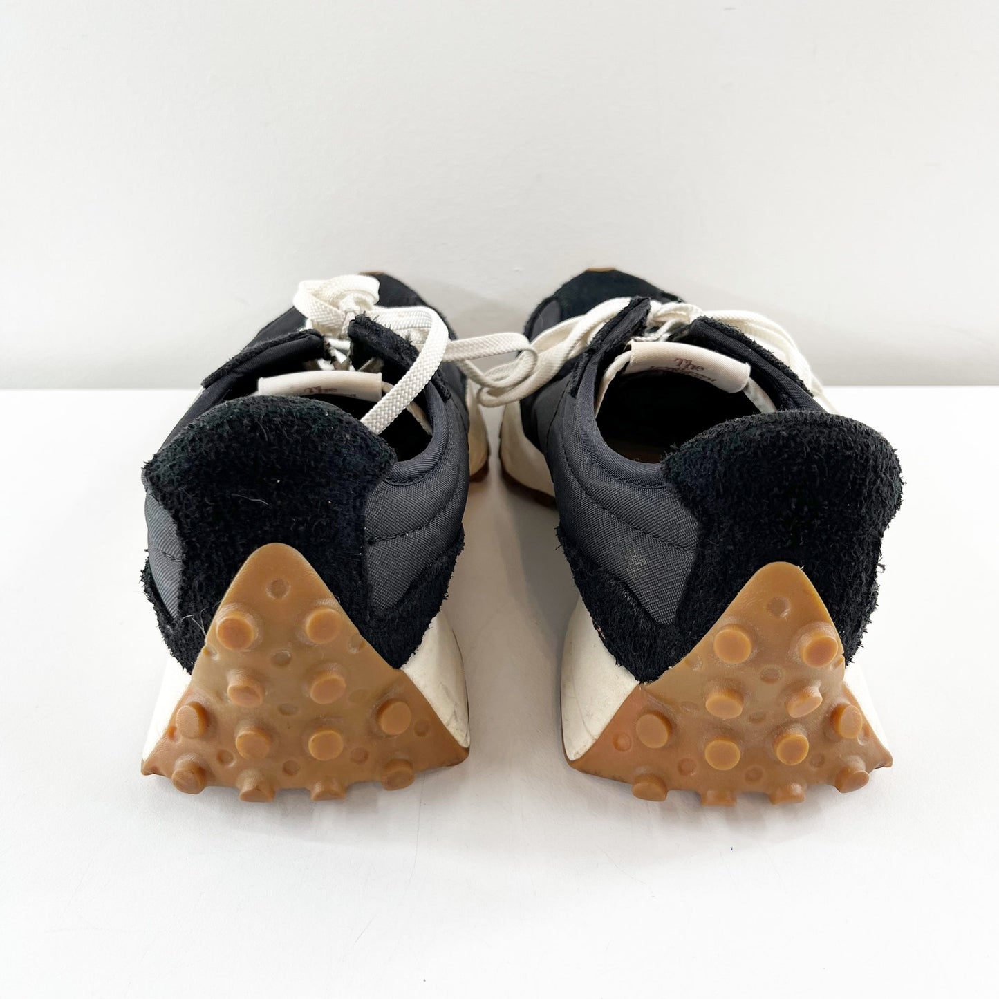 New Balance 327 Synthetic Suede N Logo Low Top Sneakers Black White Gum 7.5