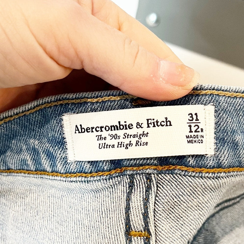 Abercrombie & Fitch Ultra High Rise 90s Straight Denim Jeans Medium Wash 31 / 12