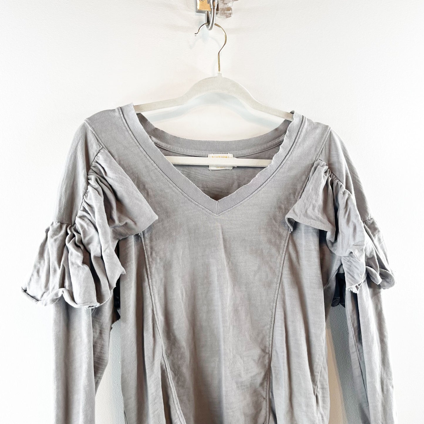 Nation Ltd. 100% Cotton Long Sleeve Ruffle Trim V-Neck Blouse Top Gray Small