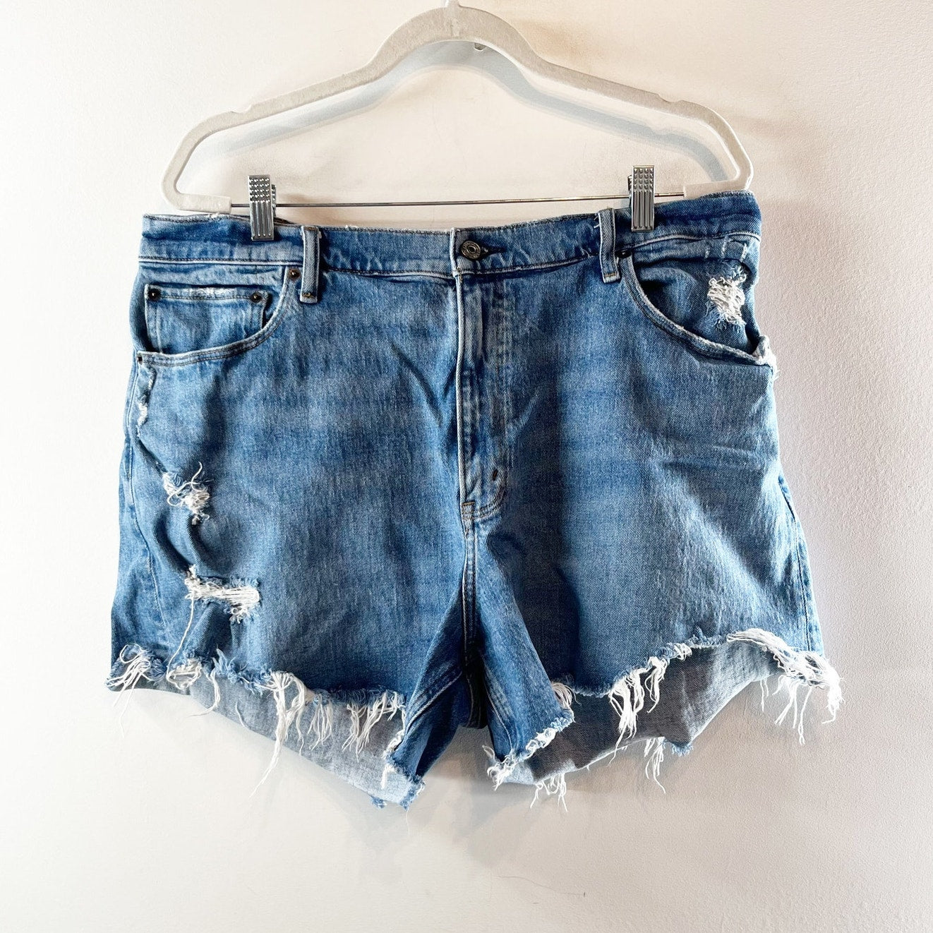 Abercrombie & Fitch 4" High Rise Distressed Mom Short Medium Ripped Wash 34 / 18