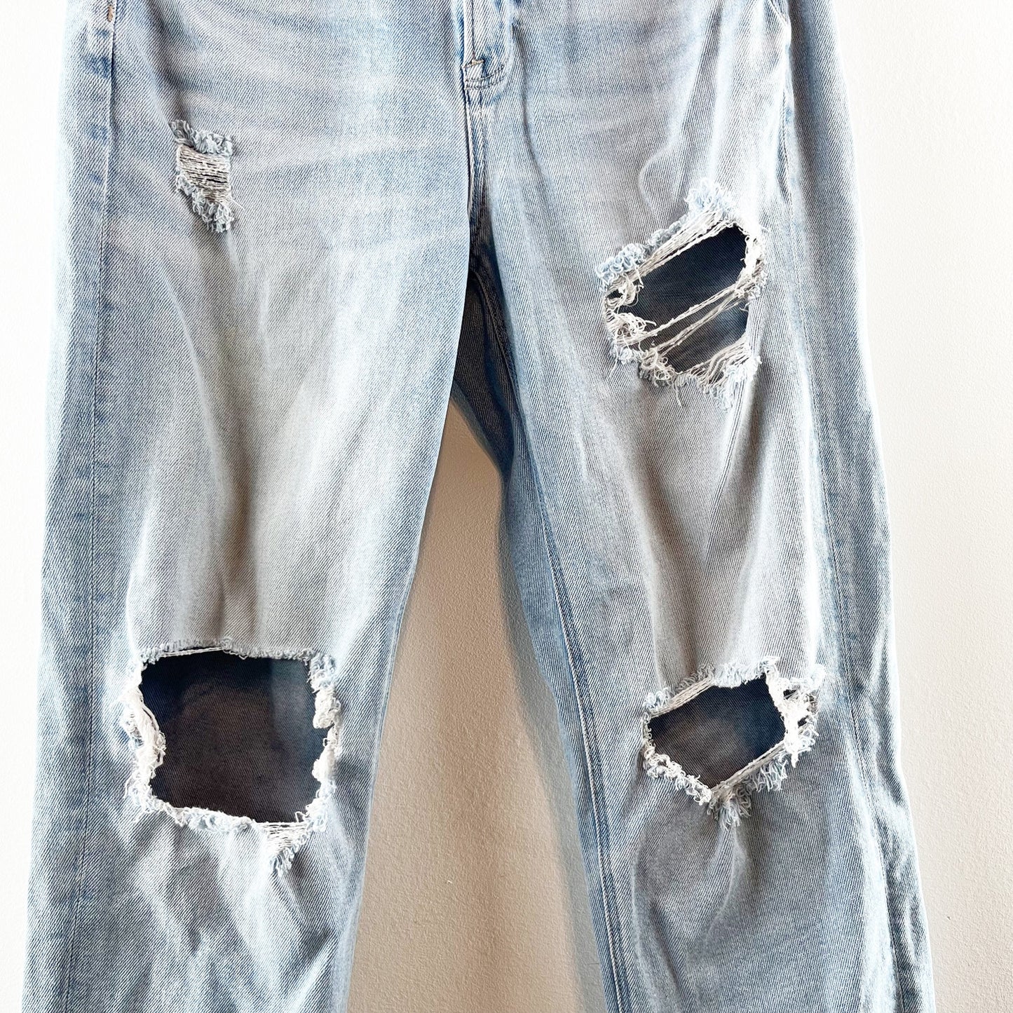 American Eagle Outfitters High Waisted Distressed Mom Straight Jeans Blue 8