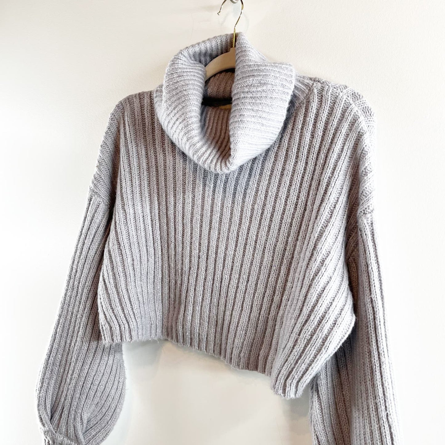 Urban Outfitters Cropped Ribbed Chunky Turtleneck Mia Sweater Gray Medium