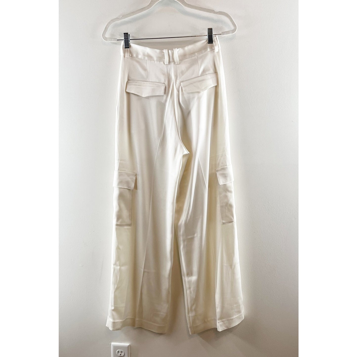 Aritzia Babaton Outgoing Satin Cargo Pants Light Birch Off White Cream 4