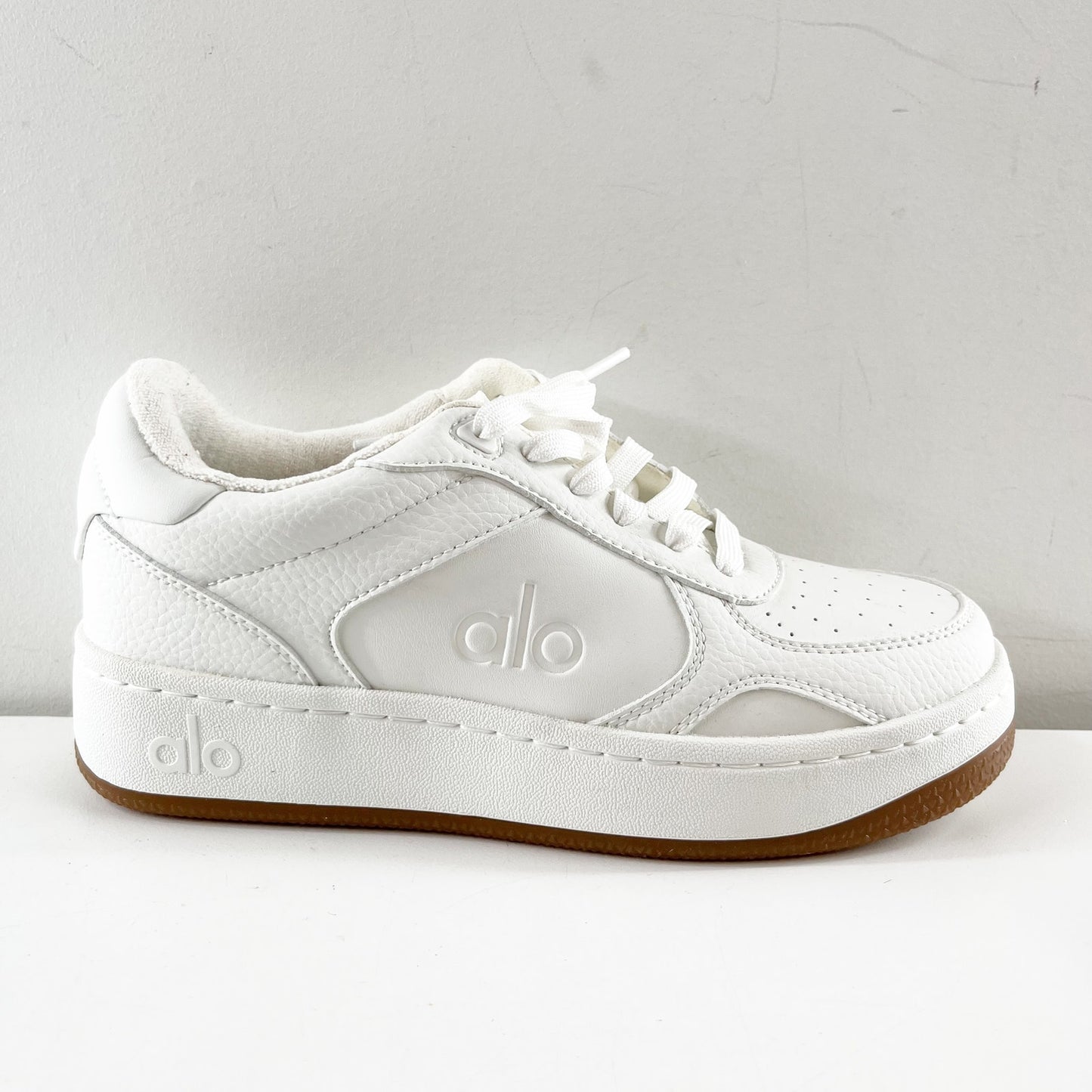 Alo Recovery Mode Casual Cushioned Lace Up Shoes Sneakers Natural White Gum 7