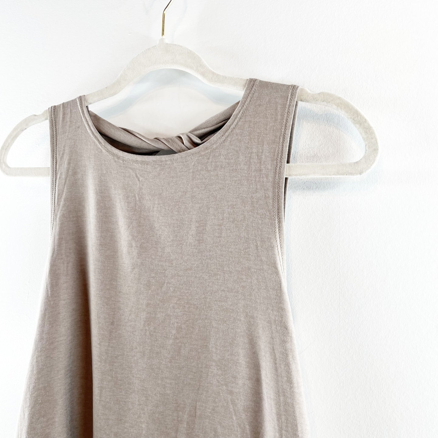 Beyond Yoga Featherweight Twist Cutout Back Aquarius Tank Top Birch Heather XS