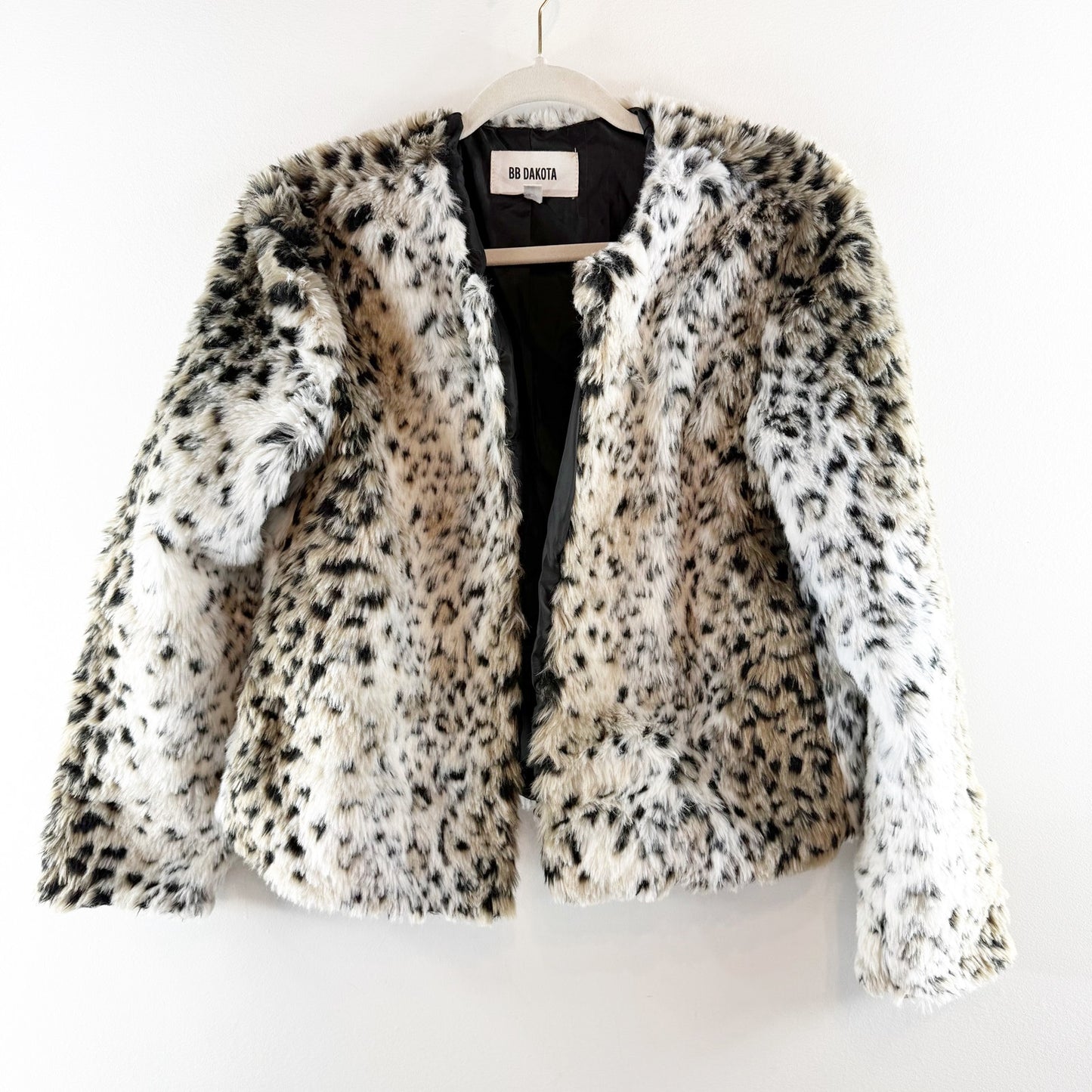 BB Dakota Wild Thing Open Faux Fur Snow Leopard Jacket Tan Black Small