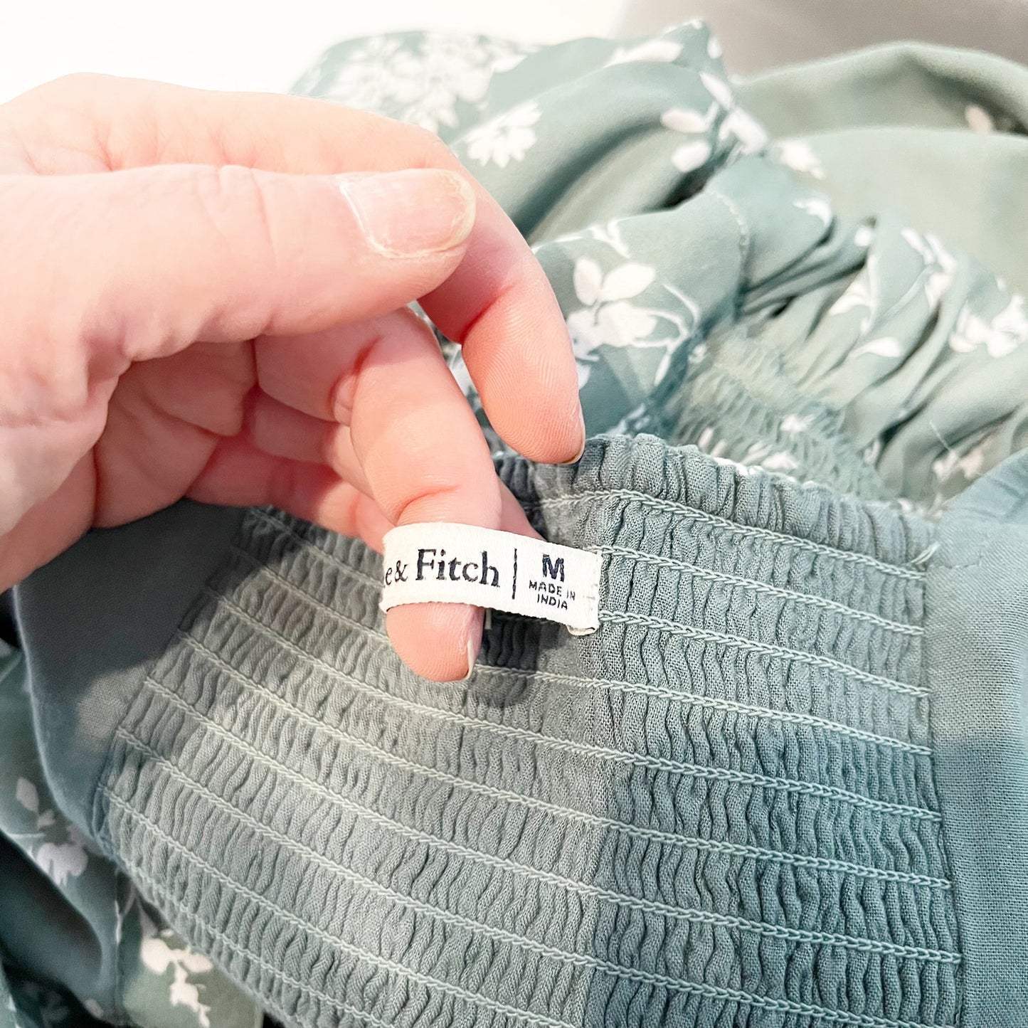 Abercrombie Short Sleeve V Neck Floral Mini Dress Green Medium