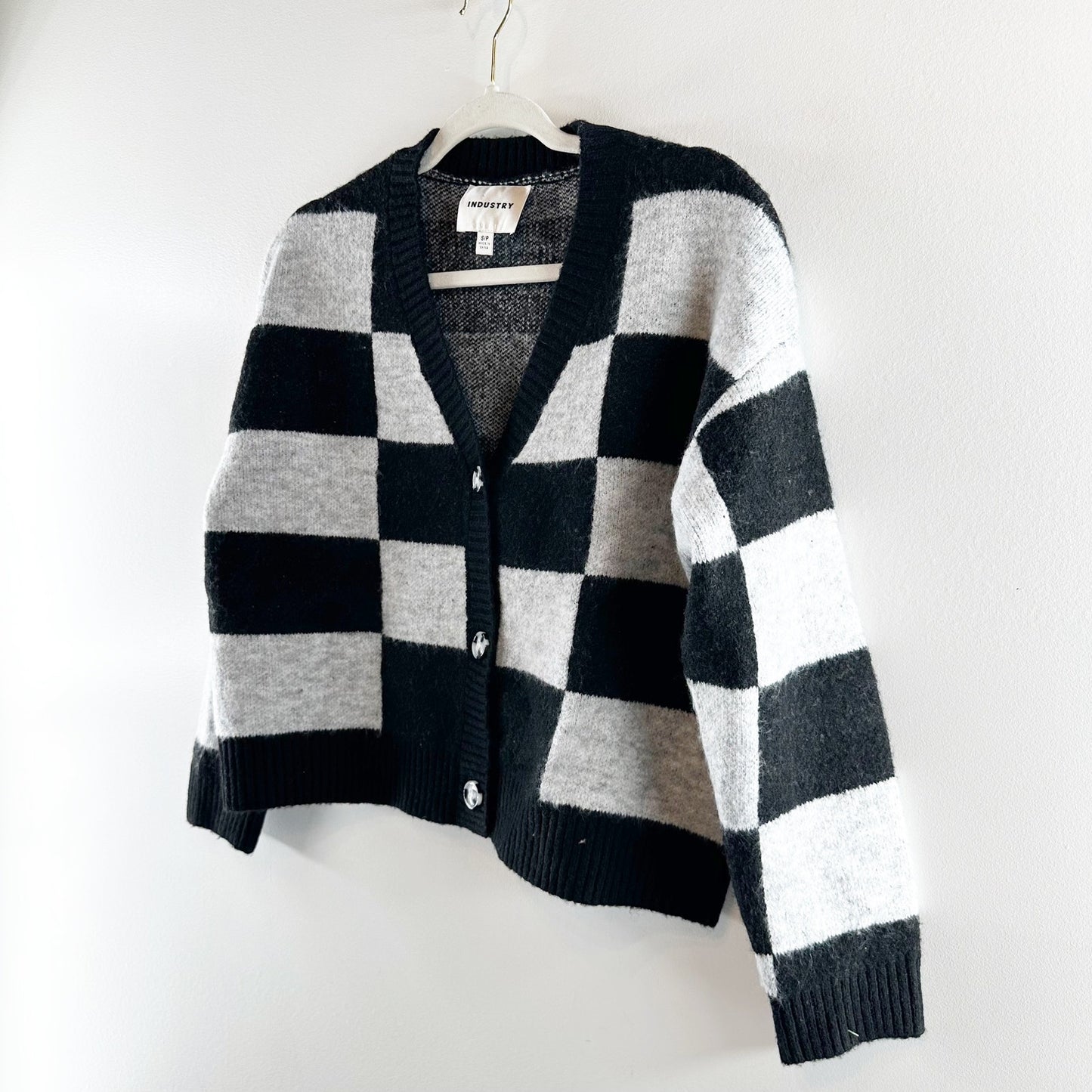 Industry Cropped Button Up Checkered V Neck Cardigan Sweater Black Gray Small