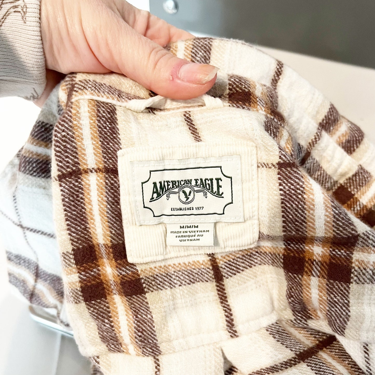 American Eagle Cozy Cabin Cropped Flannel Button-Up Shirt Brown White Medium