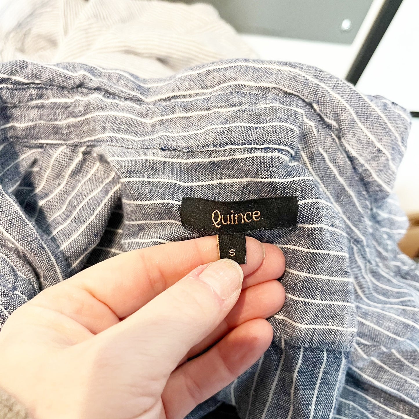 Quince 100% European Linen Long Sleeve Button Up Shirt Chambray Stripe Blue S