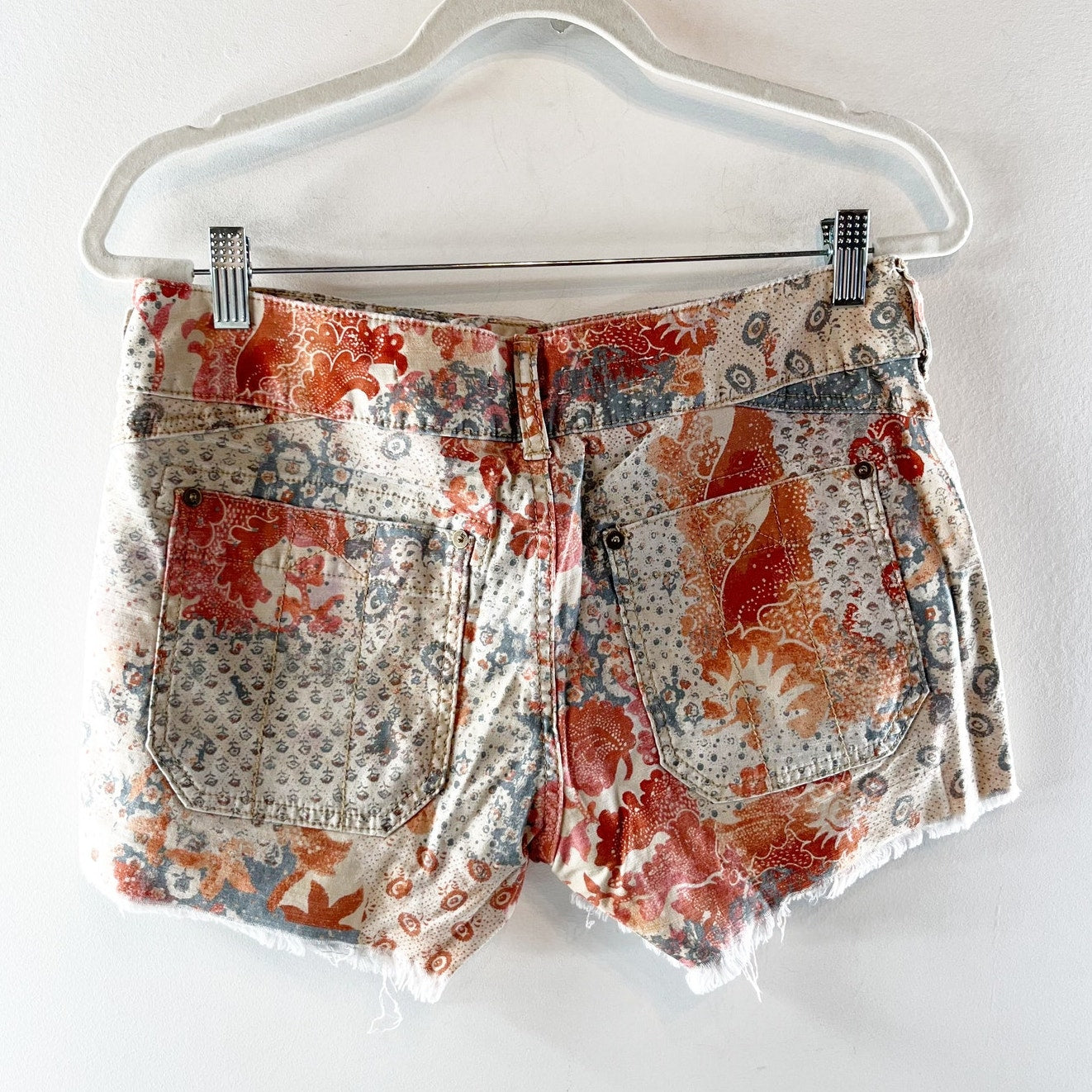 Pilcro Anthropologie The Wanderer Low Rise Patchwork Bandana Print Shorts 28