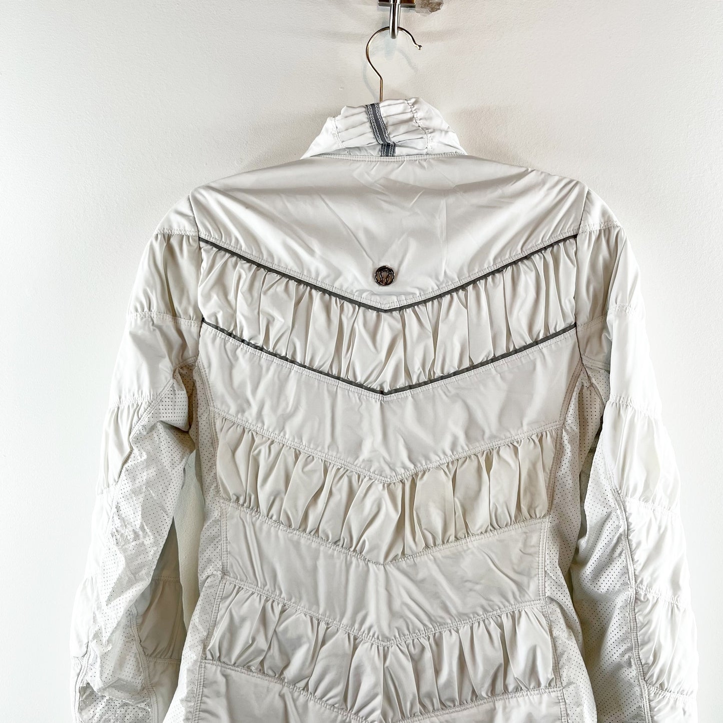 Lululemon Outward Bound Long Sleeve  Full Zip Running Puffer Jacket White US 6