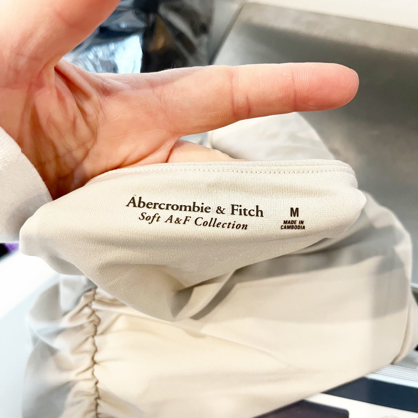 Abercrombie & Fitch Long-Sleeve Ruched V-Neck Bodysuit Cream Medium