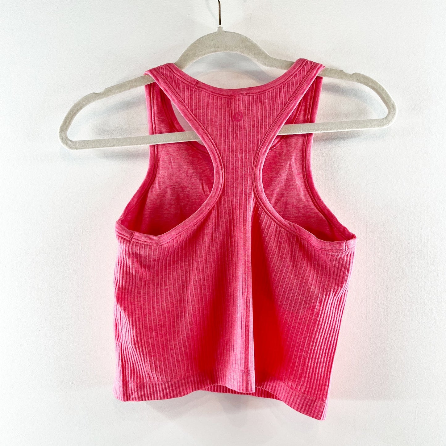 Lululemon Ebb to Street Cropped Racerback Tank Top Lip Gloss 6