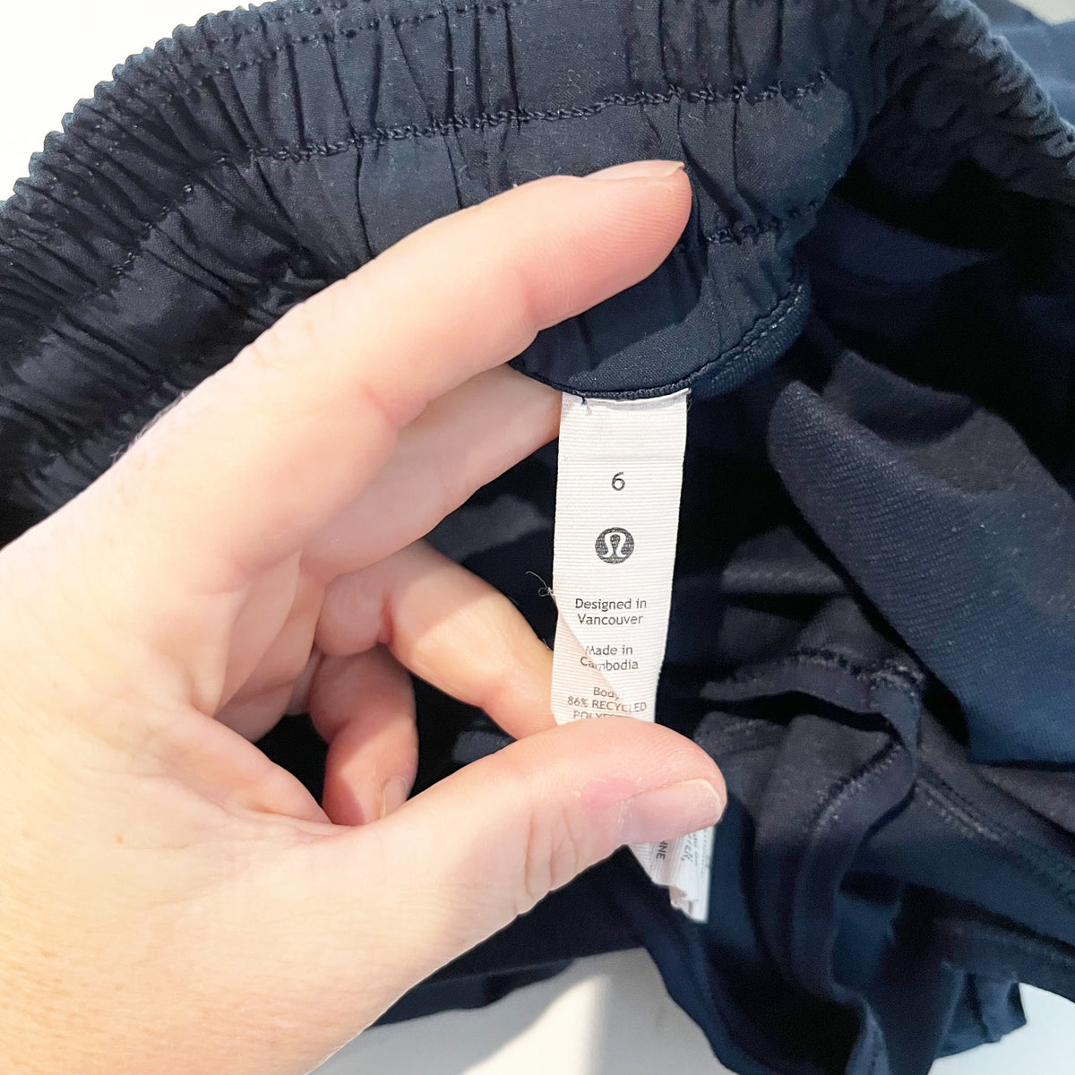 Lululemon Hotty Hot Running Shorts II Long 4" True Navy Blue 6