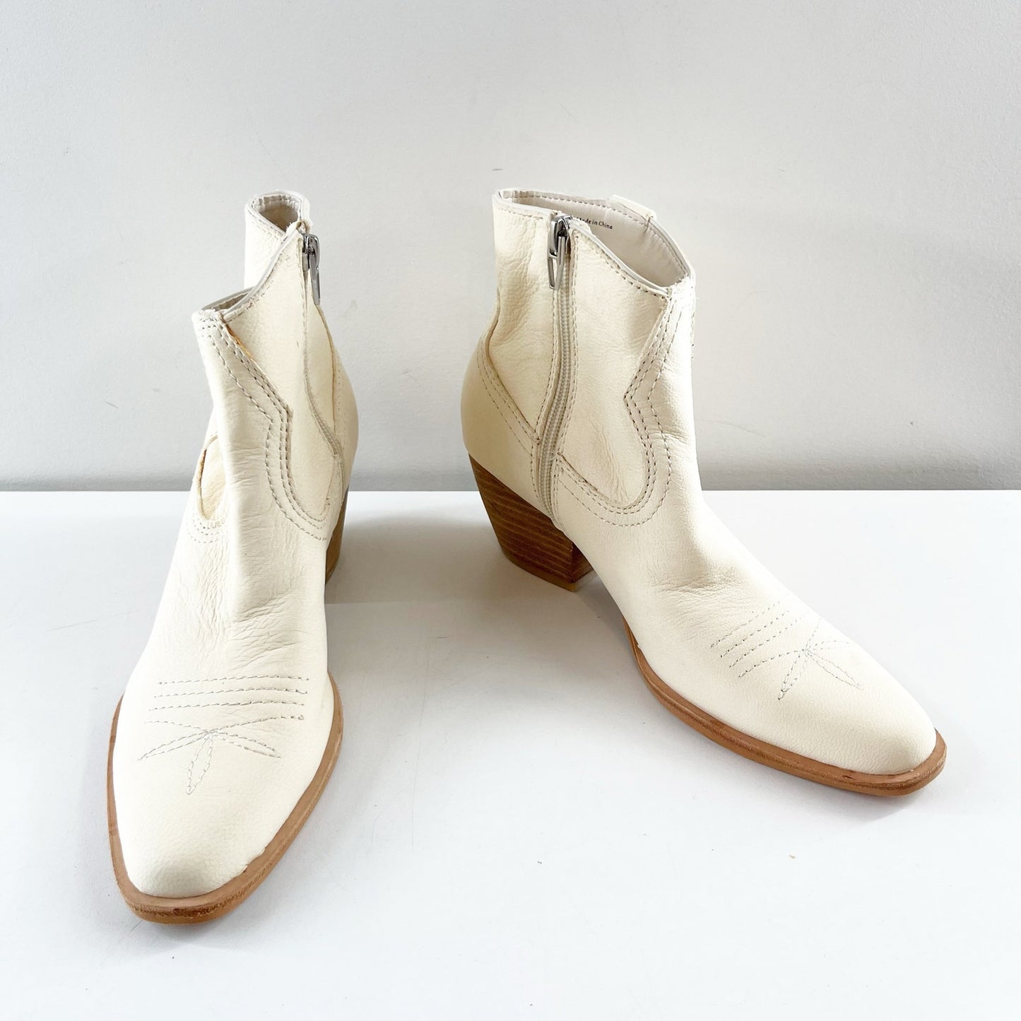 Dolce Vita Silma Nubuck Leather Block Heel Western Ankle Booties Ivory 7.5