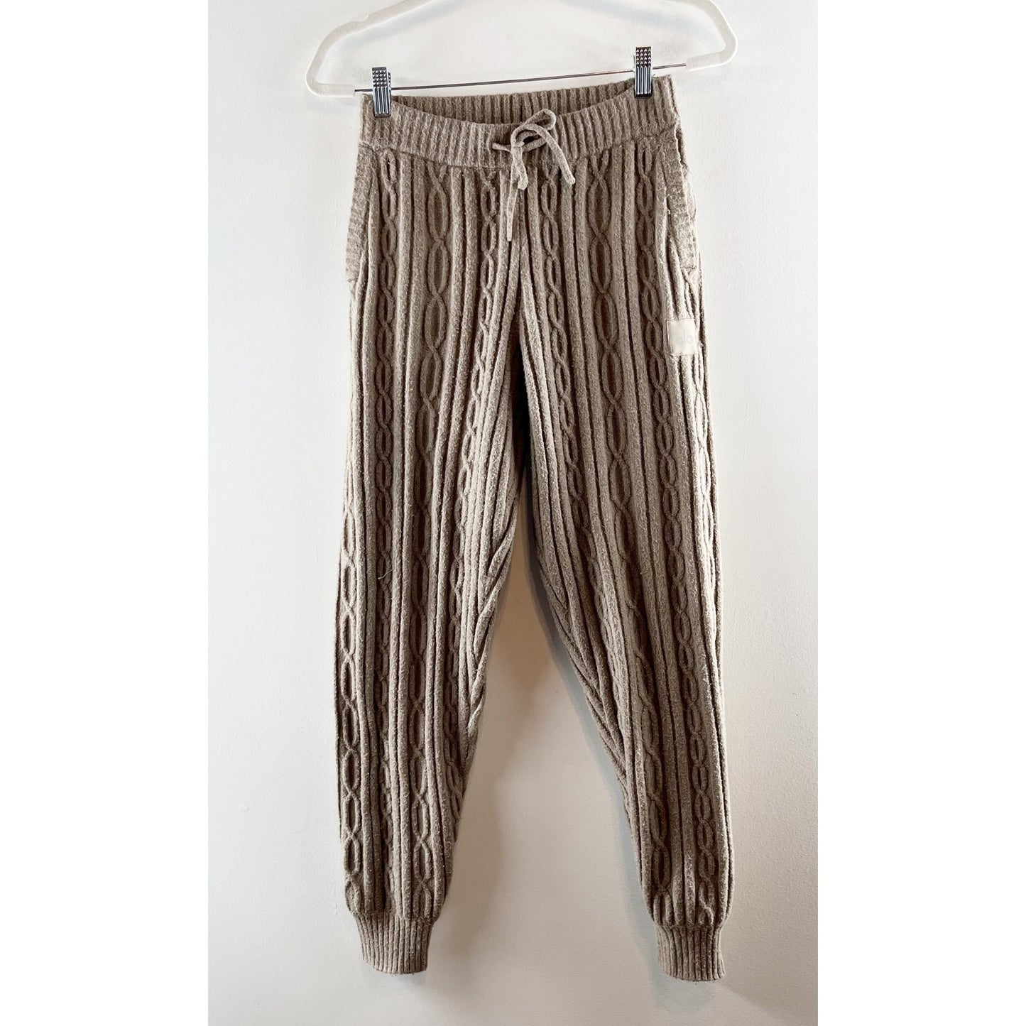 Alo Cable Knit Winter Bliss Jogger High Rise Lounge Pants Light Cocoa Tan Beige