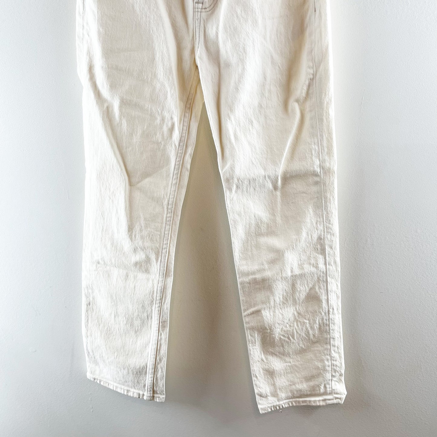 Abercrombie Ultra High Rise Light Wash Ankle Straight Jeans Cream 00 / 24